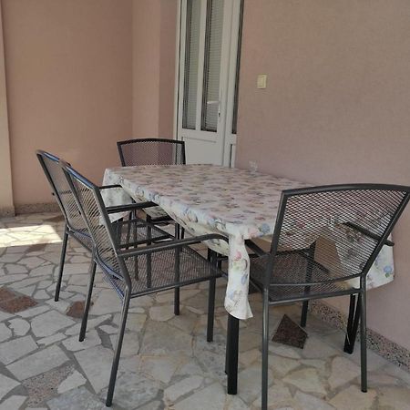 Apartmani Vesna Krk Town Exteriör bild