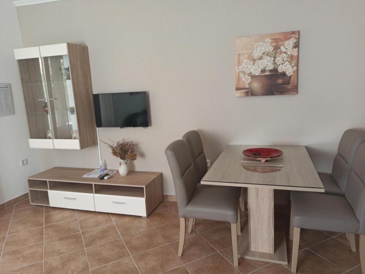 Apartmani Vesna Krk Town Exteriör bild