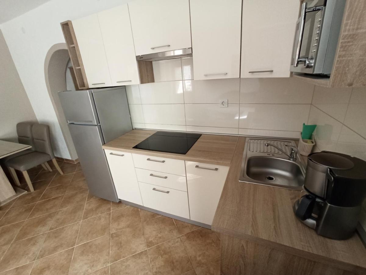 Apartmani Vesna Krk Town Exteriör bild