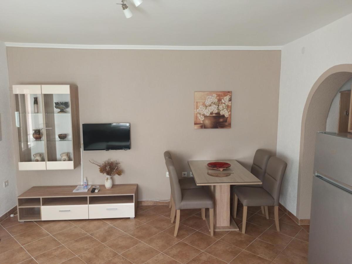 Apartmani Vesna Krk Town Exteriör bild
